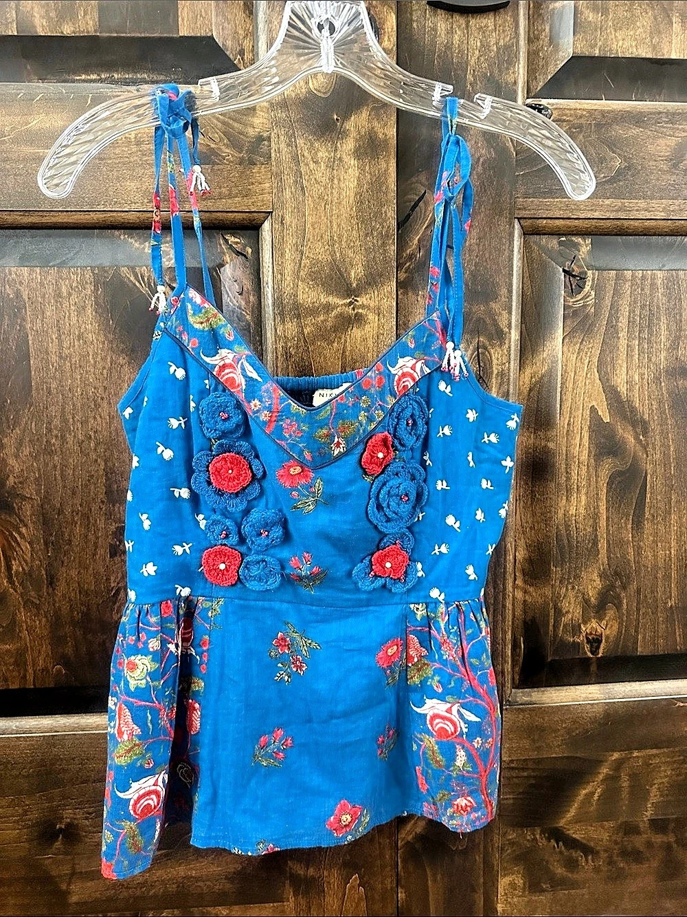 🌺🌺Anthropologie Floral Embroidered Camisole Blue & Red Small